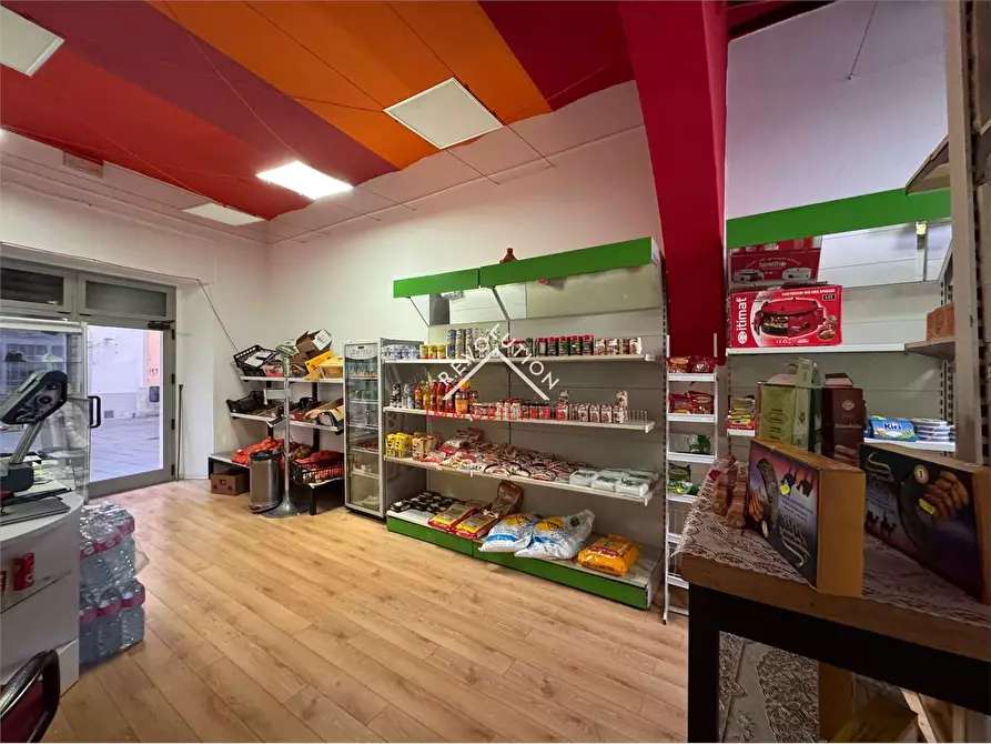 Immagine 15 di Negozio in vendita  in Corso Vittorio Emanuele a Città Di Castello