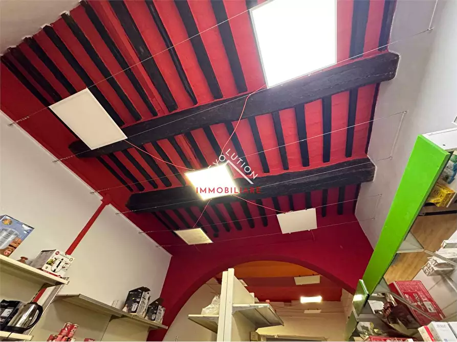 Immagine 19 di Negozio in vendita  in Corso Vittorio Emanuele a Città Di Castello