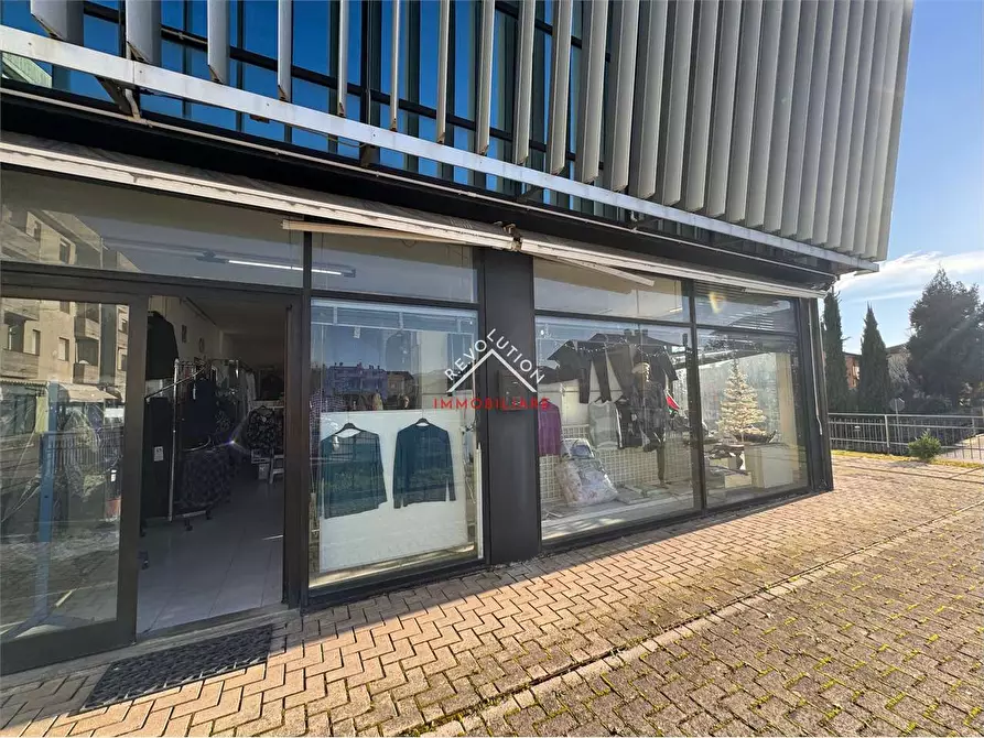 Immagine 2 di Negozio in vendita  in Viale Osimo a Sansepolcro