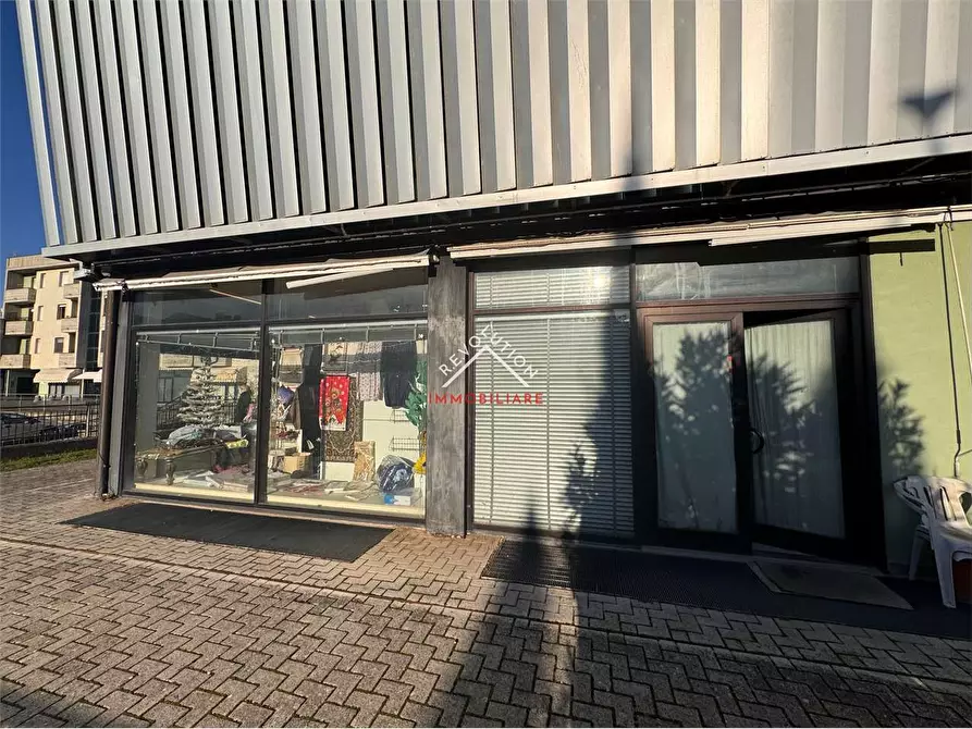 Immagine 20 di Negozio in vendita  in Viale Osimo a Sansepolcro