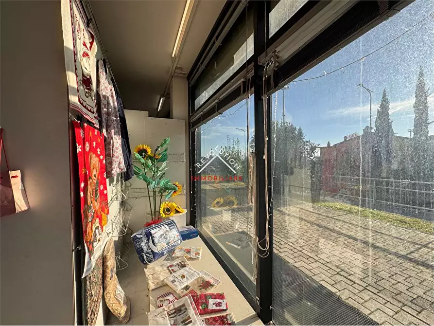 Immagine 13 di Negozio in vendita  in Viale Osimo a Sansepolcro
