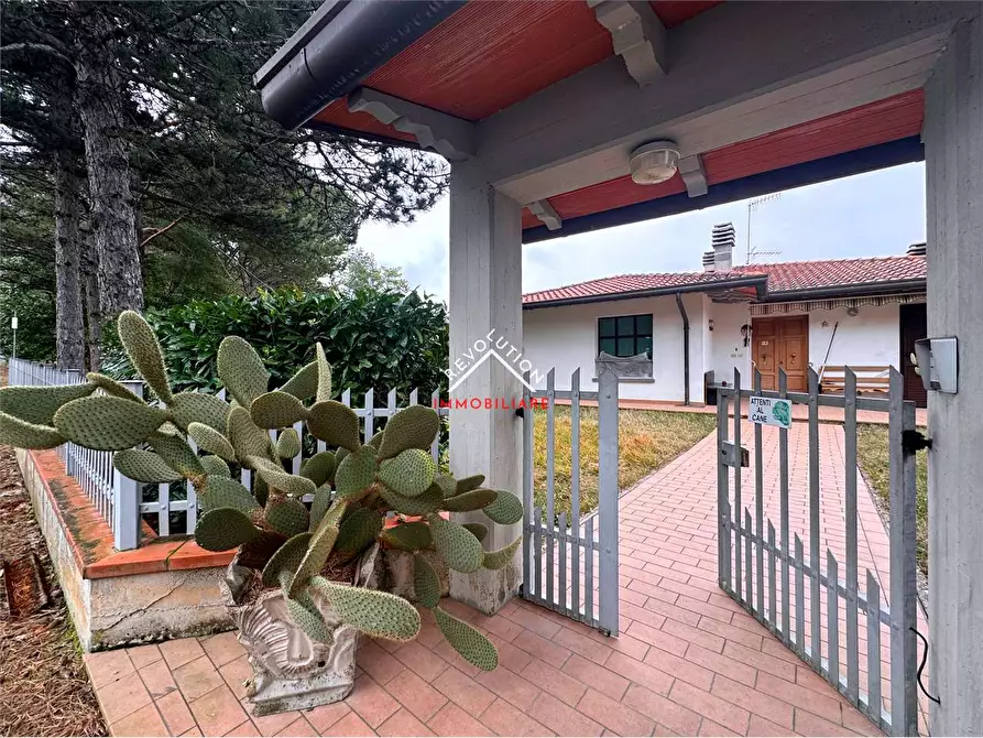 Immagine 2 di Villa in vendita  in Fraccano a Città Di Castello