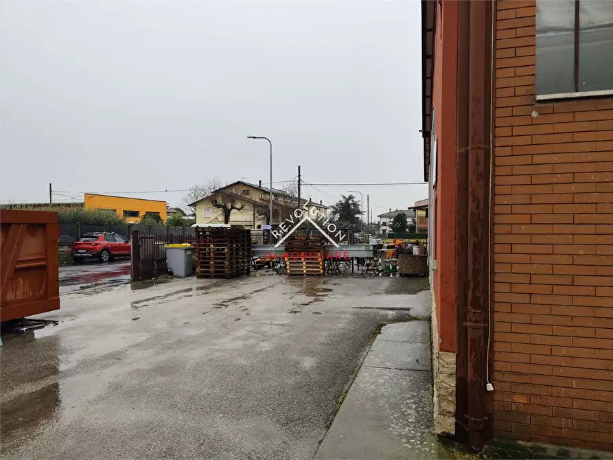Immagine 26 di Capannone industriale in vendita  in Via Silvio Argenti a Città Di Castello