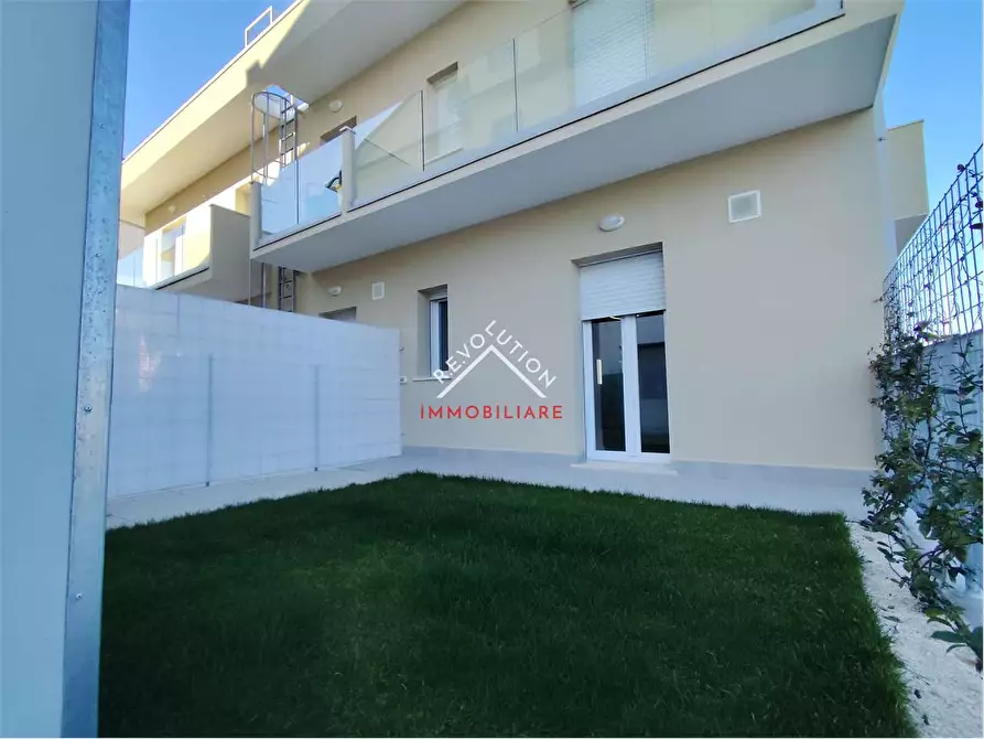 Immagine 18 di Appartamento in vendita  in via Litoranea a Mondolfo