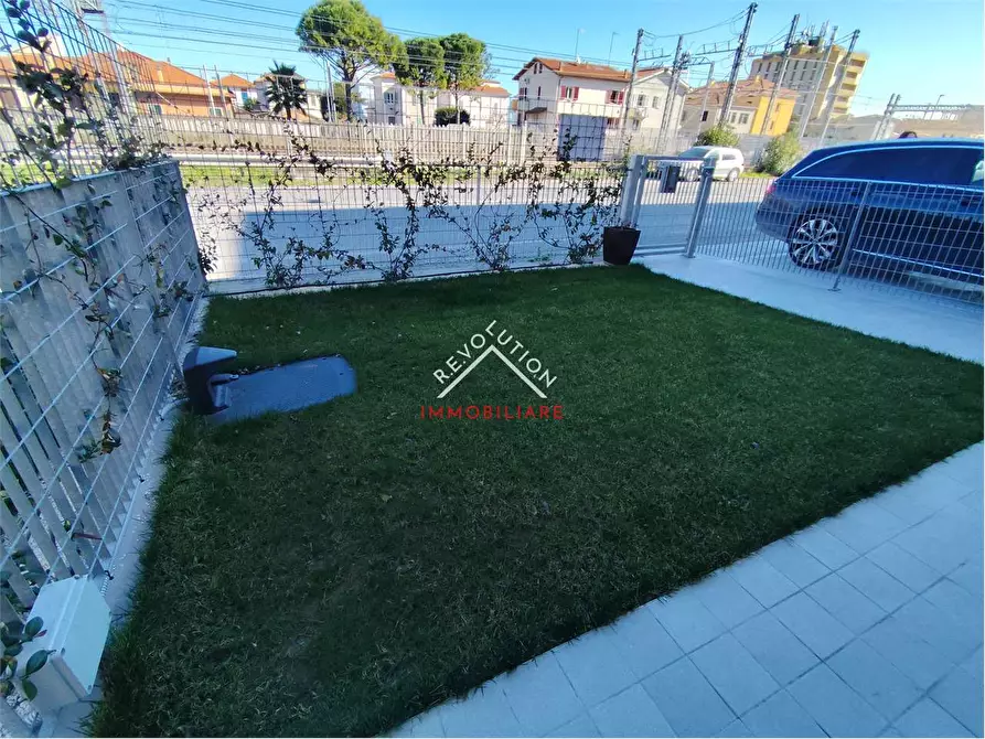 Immagine 21 di Appartamento in vendita  in via Litoranea a Mondolfo