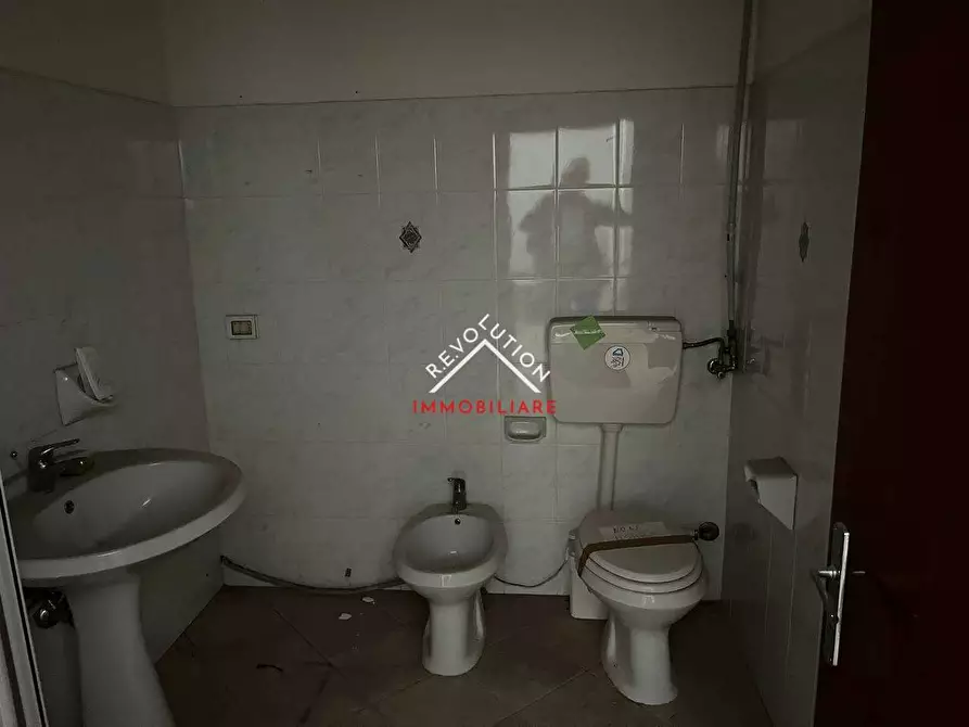 Immagine 30 di Negozio in vendita  in Via Biturgense a Città Di Castello