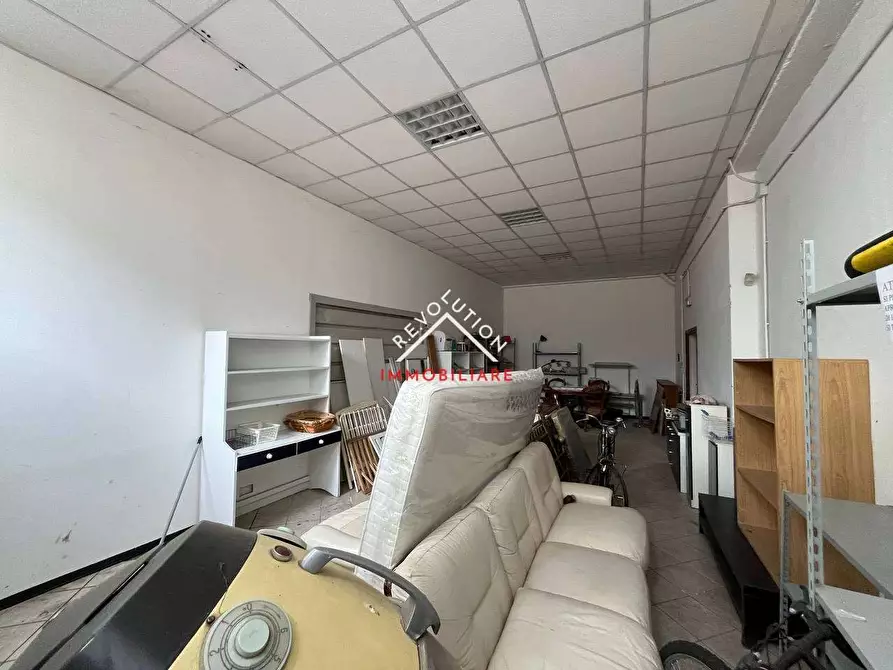 Immagine 31 di Negozio in vendita  in Via Biturgense a Città Di Castello