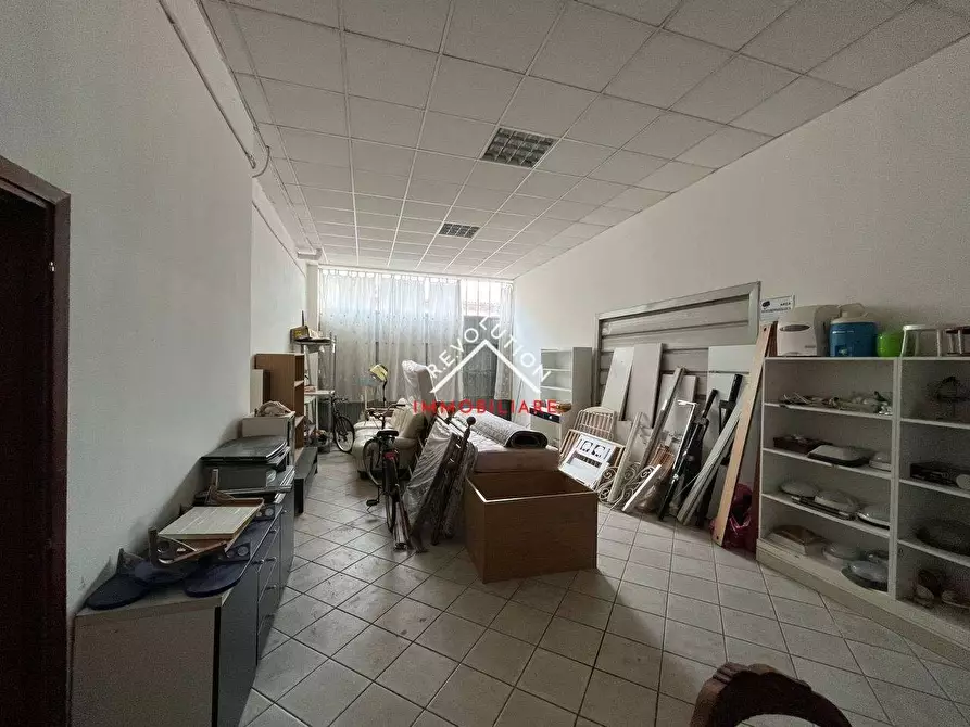 Immagine 29 di Negozio in vendita  in Via Biturgense a Città Di Castello