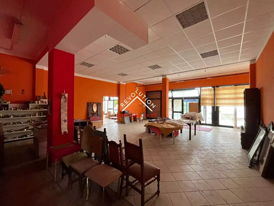 Immagine 6 di Negozio in vendita  in Via Biturgense a Città Di Castello