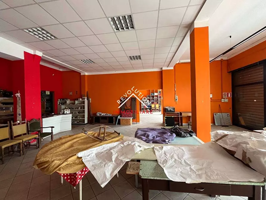 Immagine 2 di Negozio in vendita  in Via Biturgense a Città Di Castello