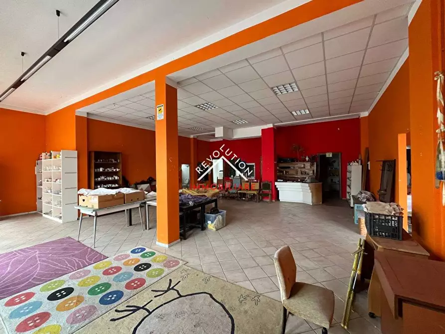 Immagine 8 di Negozio in vendita  in Via Biturgense a Città Di Castello