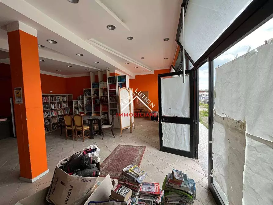 Immagine 10 di Negozio in vendita  in Via Biturgense a Città Di Castello