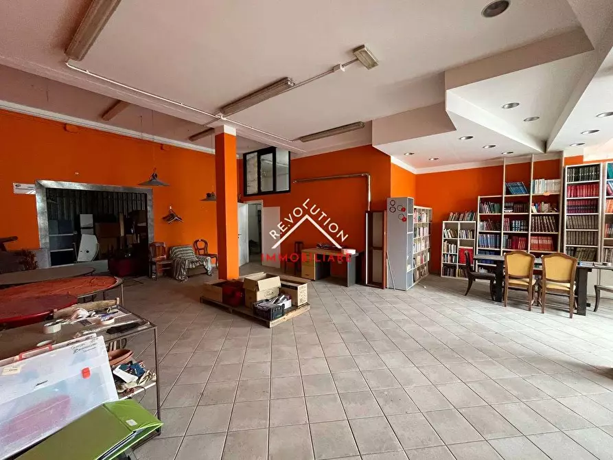 Immagine 12 di Negozio in vendita  in Via Biturgense a Città Di Castello