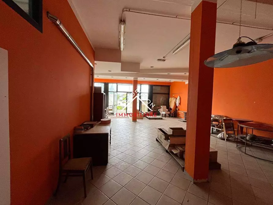 Immagine 17 di Negozio in vendita  in Via Biturgense a Città Di Castello