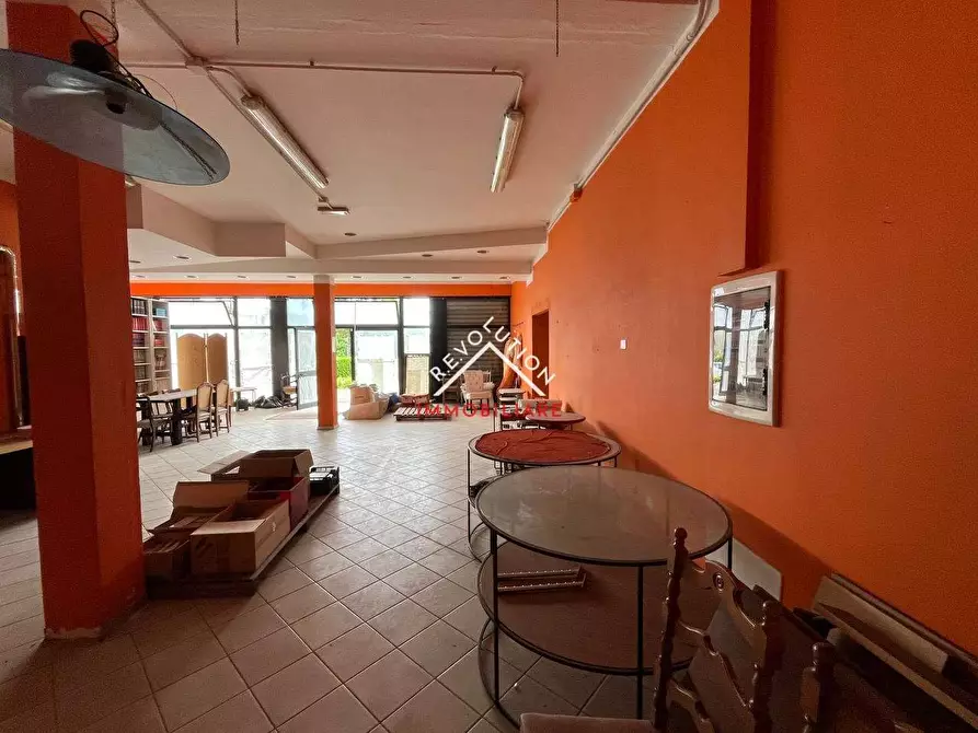Immagine 16 di Negozio in vendita  in Via Biturgense a Città Di Castello