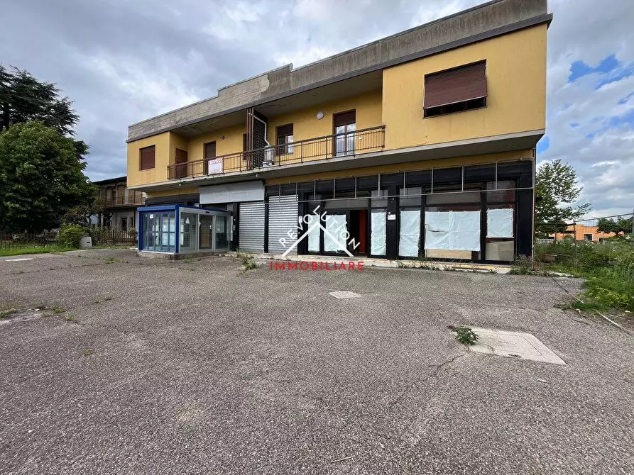 Immagine 37 di Negozio in vendita  in Via Biturgense a Città Di Castello