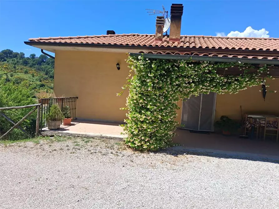 Immagine 45 di Villa in vendita  in Via Perenchies a Pietralunga