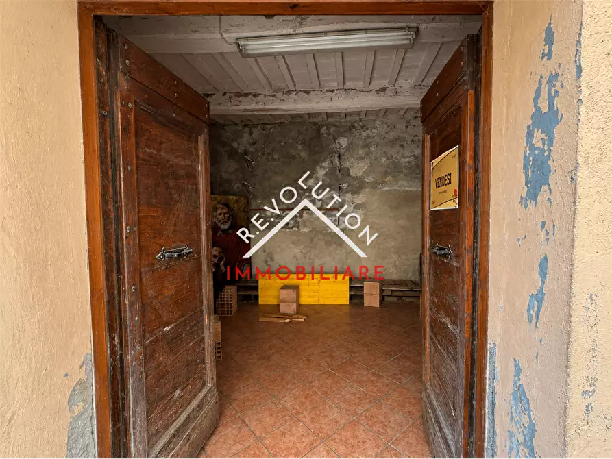 Immagine 1 di Garage in vendita  in Via Alberti a Umbertide