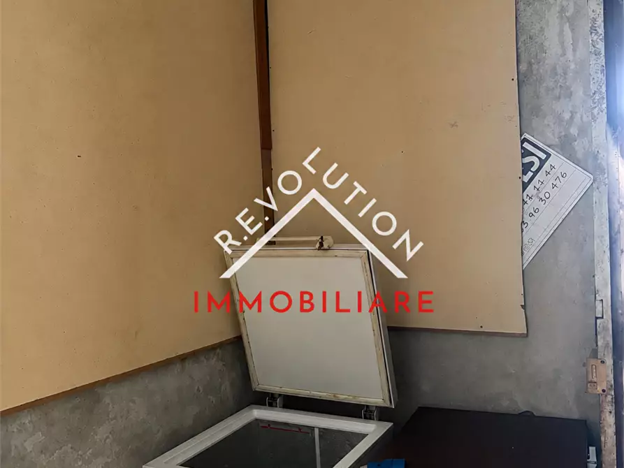Immagine 8 di Garage in vendita  in Via Alberti a Umbertide