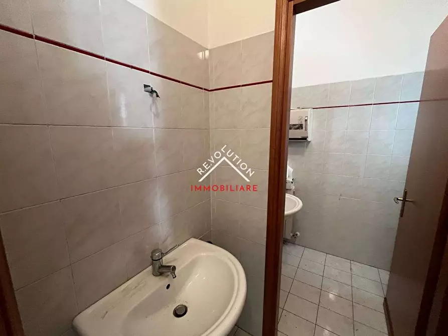 Immagine 20 di Negozio in vendita  in Campo di Marte a Perugia