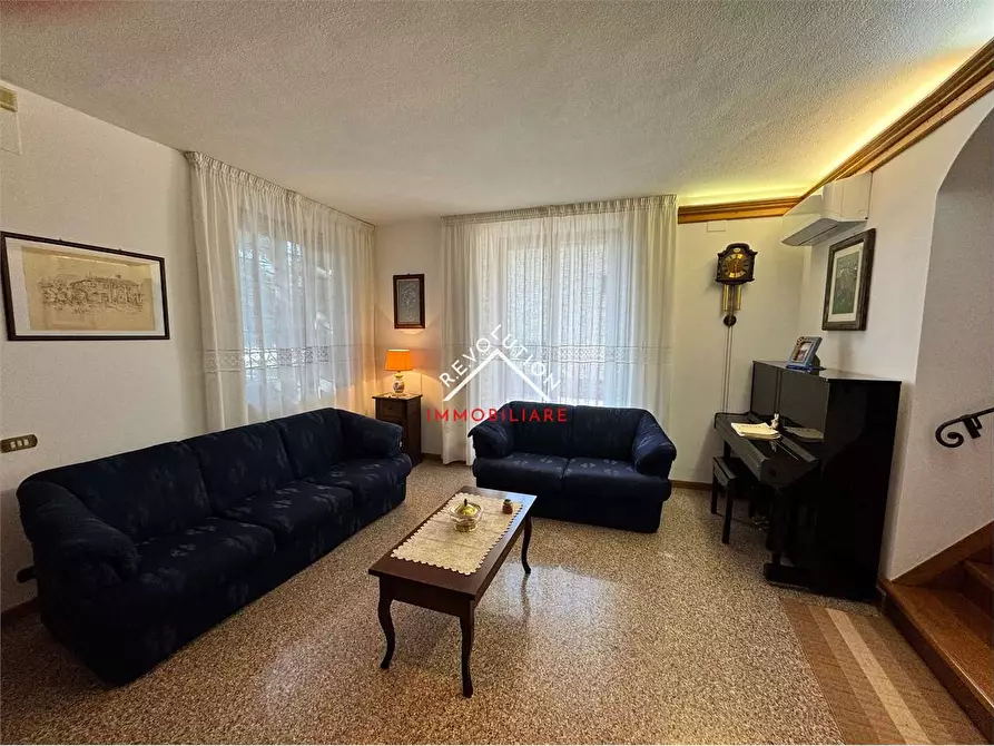 Immagine 4 di Villa in vendita  in Via della Martinella a Passignano Sul Trasimeno