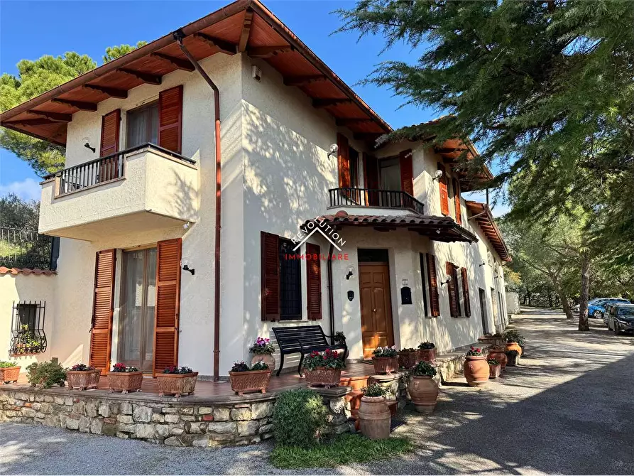 Immagine 28 di Villa in vendita  in Via della Martinella a Passignano Sul Trasimeno