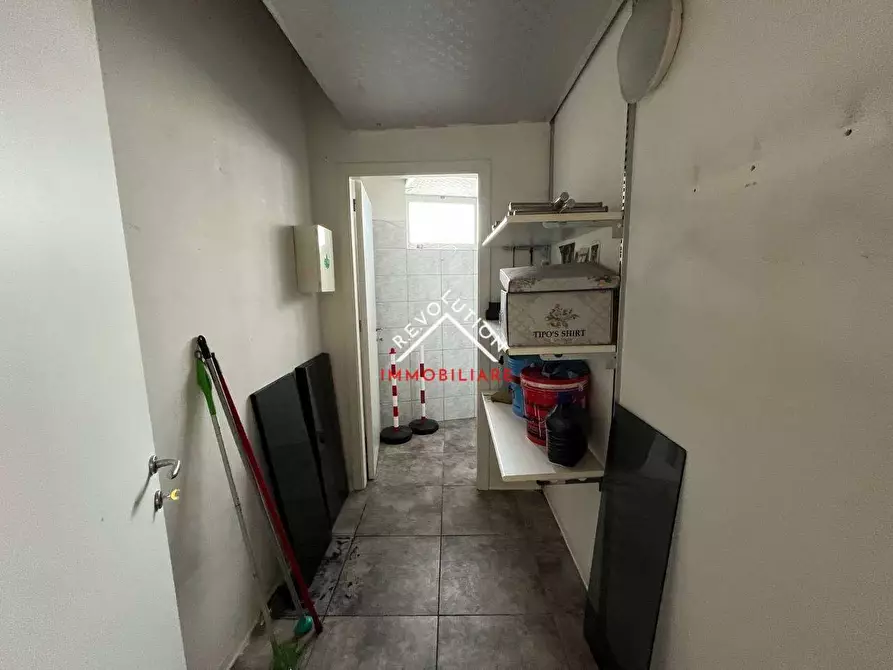 Immagine 23 di Negozio in affitto  in Via Luca Signorelli a Sansepolcro