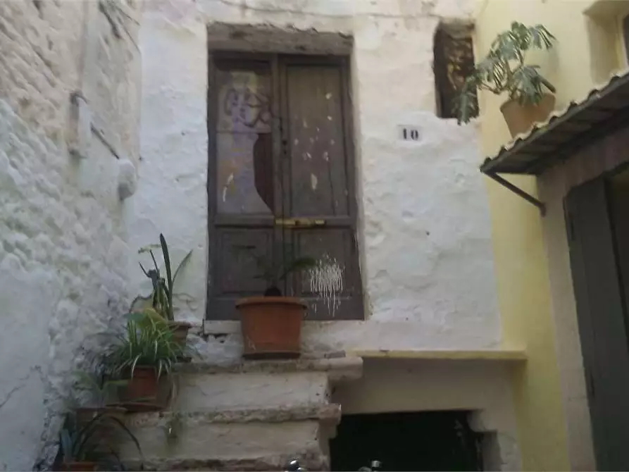 Immagine 4 di Stabile in vendita  a Bitonto