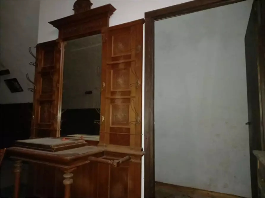 Immagine 20 di Negozio in affitto  a Bitonto