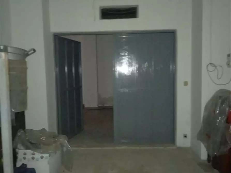 Immagine 9 di Garage in vendita  a Bitonto
