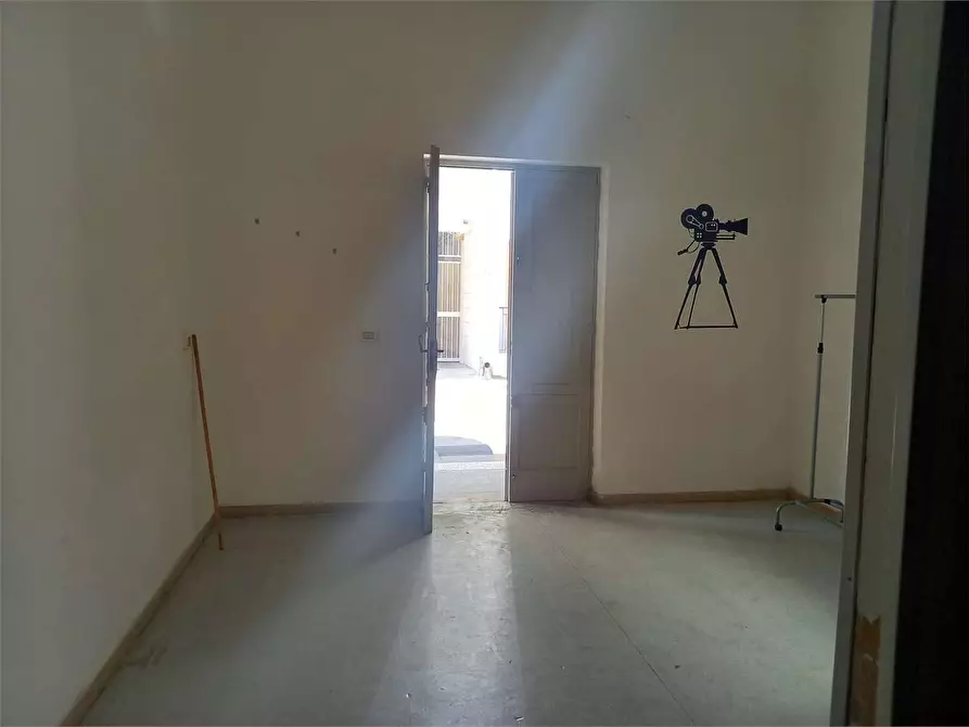 Immagine 7 di Laboratorio in affitto  a Bitonto