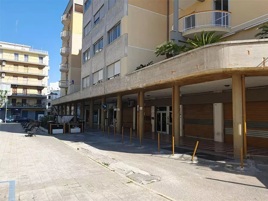 Immagine 3 di Garage in vendita  a Bitonto