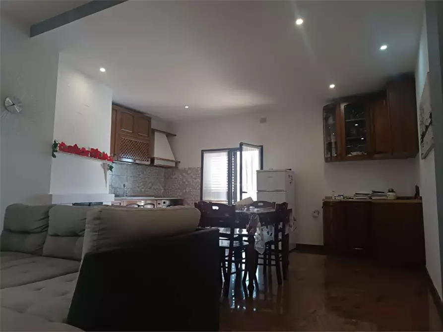 Immagine 25 di Trilocale in vendita  a Bitonto