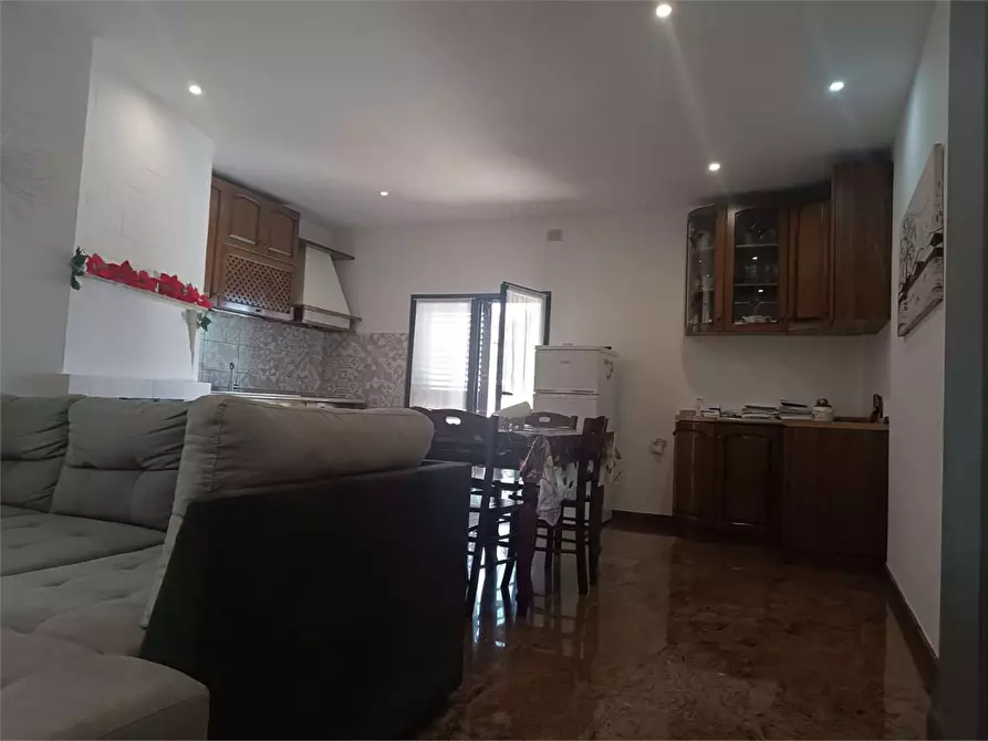 Immagine 30 di Trilocale in vendita  a Bitonto