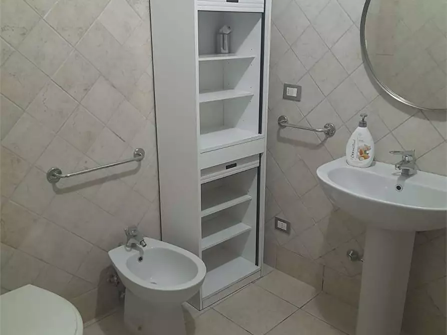 Immagine 29 di Quadrilocale in vendita  a Bari