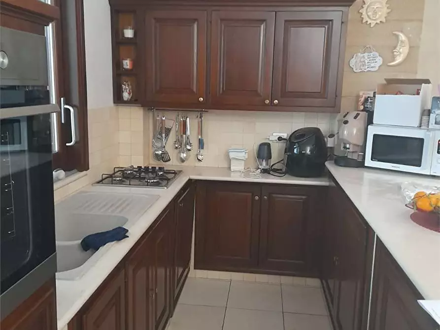 Immagine 44 di Quadrilocale in vendita  a Bari