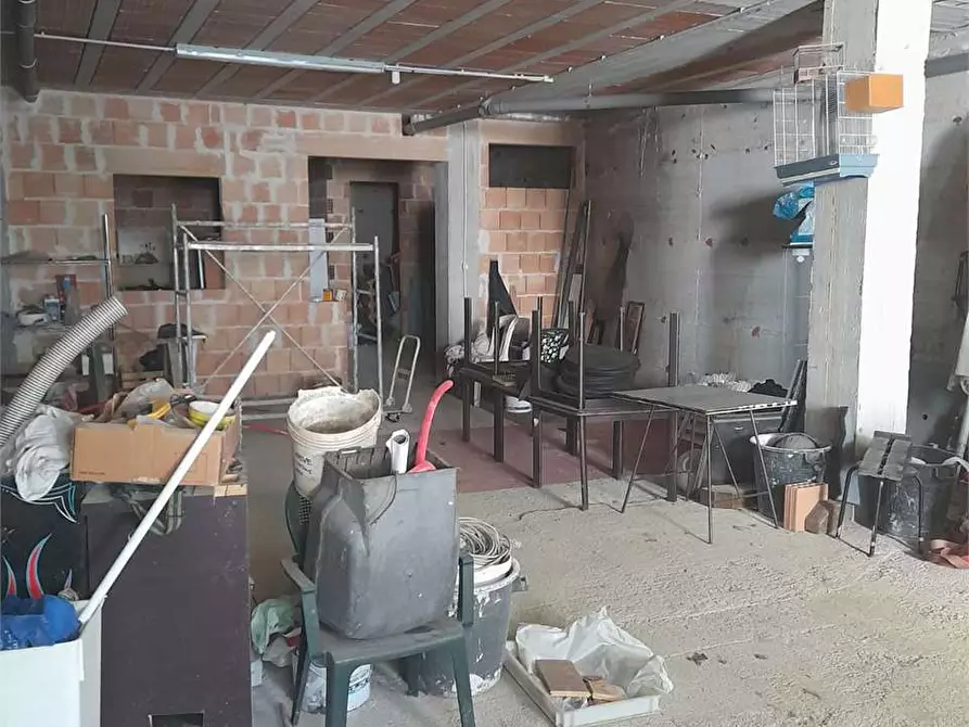 Immagine 13 di Casa indipendente in vendita  a Giovinazzo