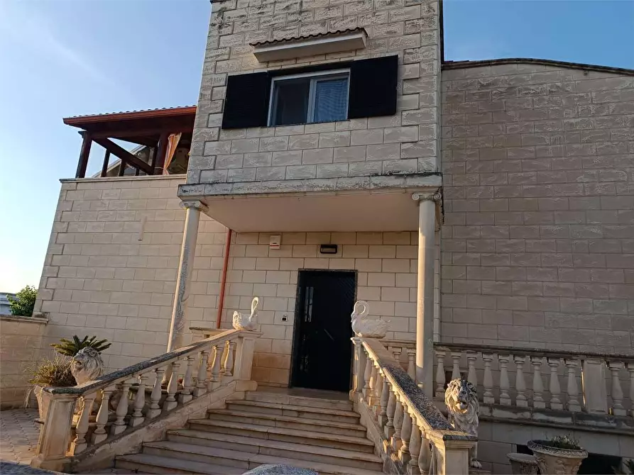 Immagine 2 di Villa in vendita  a Bitonto