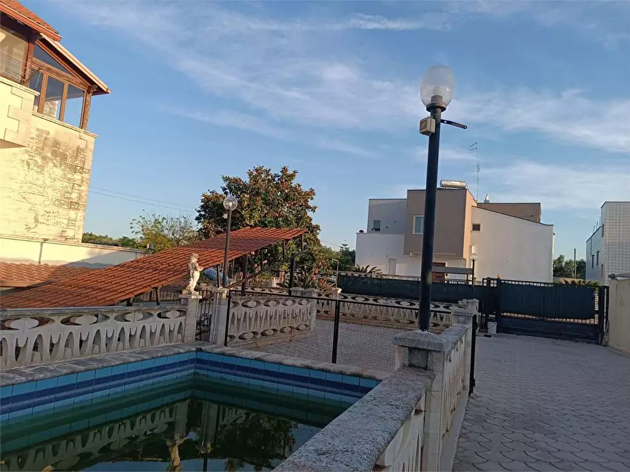 Immagine 43 di Villa in vendita  a Bitonto