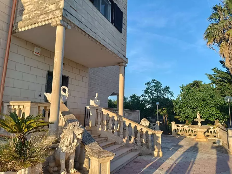Immagine 45 di Villa in vendita  a Bitonto