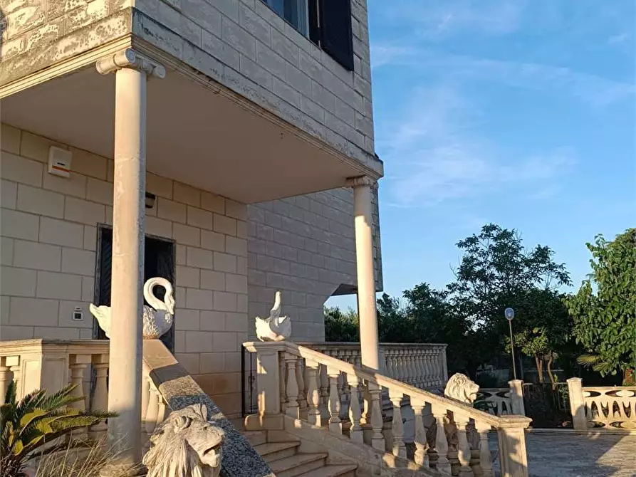 Immagine 46 di Villa in vendita  a Bitonto