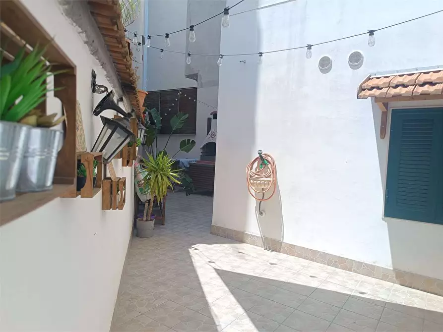 Immagine 21 di Appartamento in vendita  a Bitonto