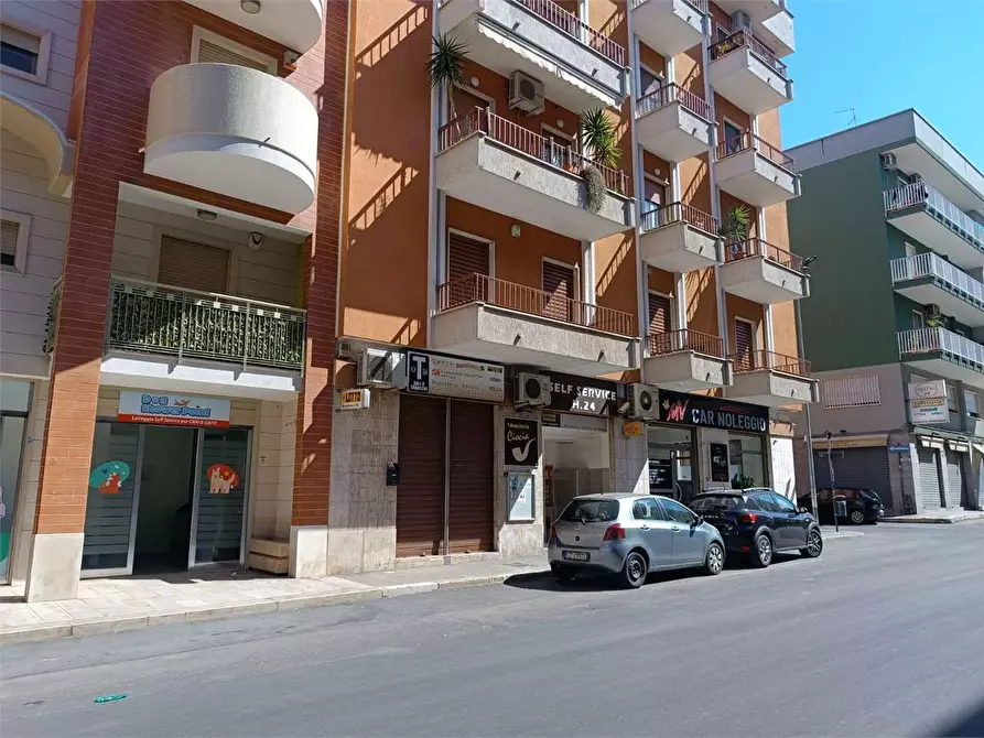 Immagine 4 di Negozio in vendita  a Bitonto