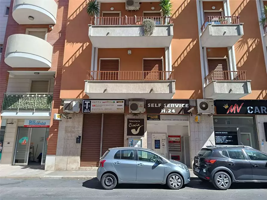 Immagine 5 di Negozio in vendita  a Bitonto