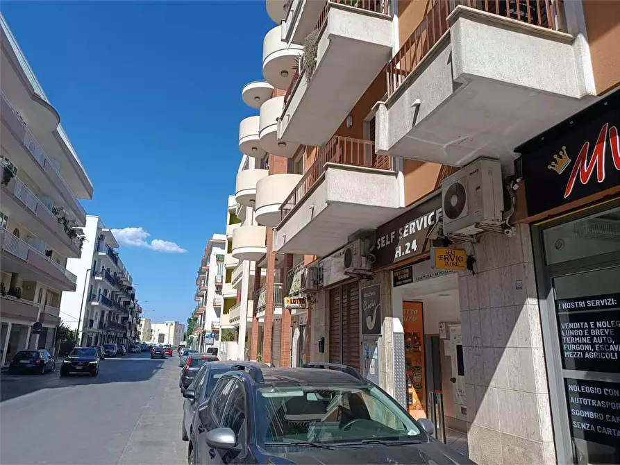Immagine 7 di Negozio in vendita  a Bitonto