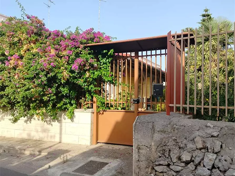 Immagine 1 di Villa in vendita  a Bitonto