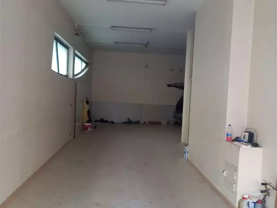 Immagine 7 di Negozio in affitto  a Bitonto