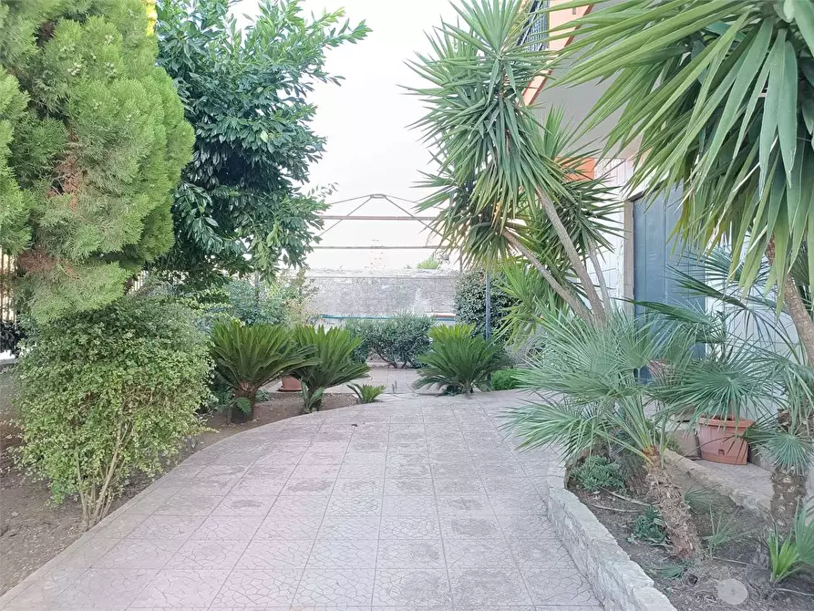 Immagine 1 di Casa indipendente in vendita  a Bitonto