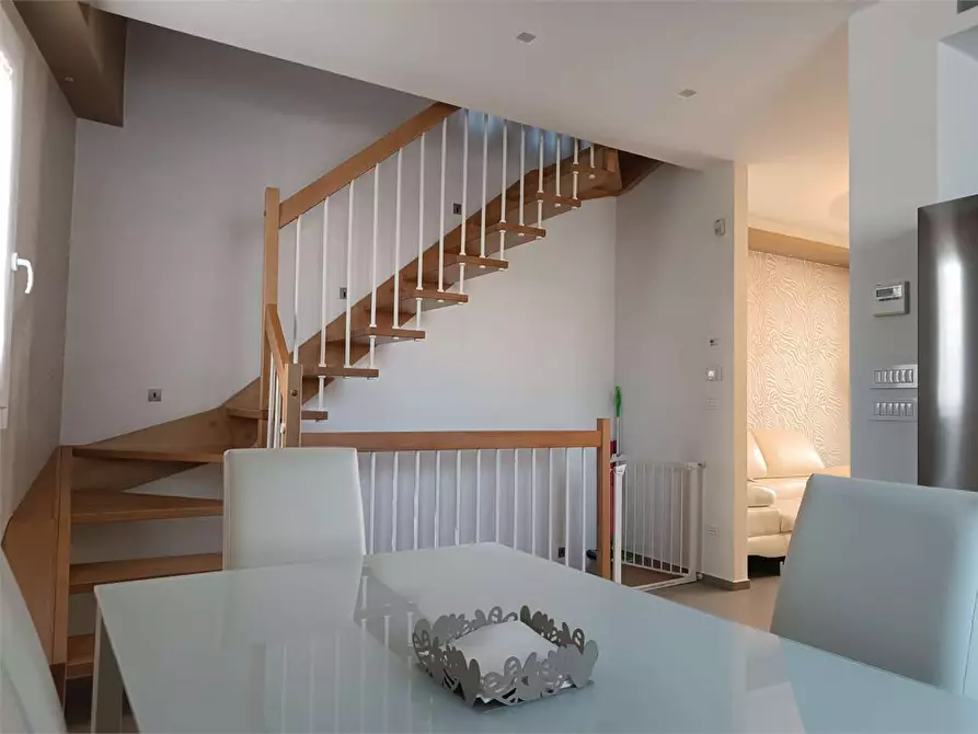 Immagine 1 di Villetta a schiera in vendita  a Bitonto