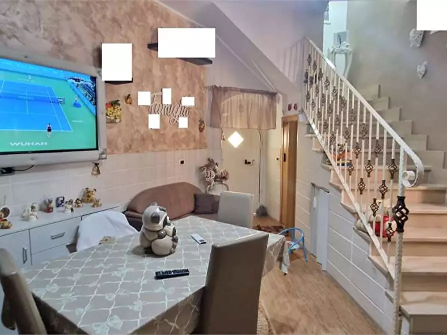 Immagine 2 di Casa indipendente in vendita  a Bitonto